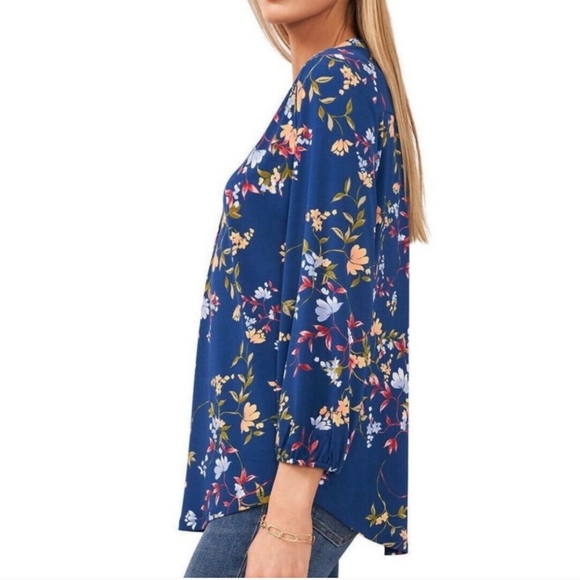 2/$30 ☆ NWT ☆ Two by Vince Camuto Medium 3/4 Sleeve V-Neck Top - Picture 2 of 10